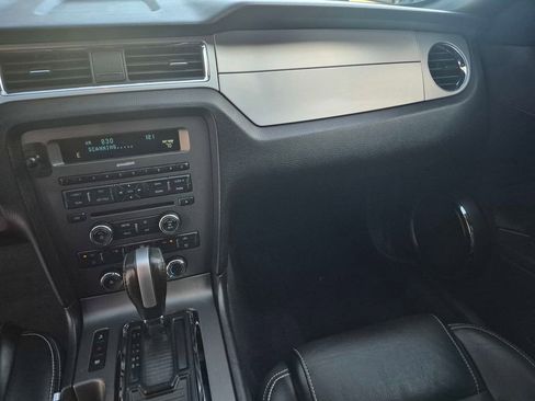 Used 2013 Ford Mustang Premium image 17