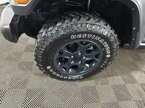 Used 2023 Jeep Wrangler Unlimited w/ Convenience Group AWD/4WD image 10