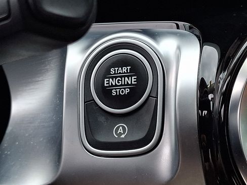 Used 2023 Mercedes-Benz GLB 250 4MATIC image 29