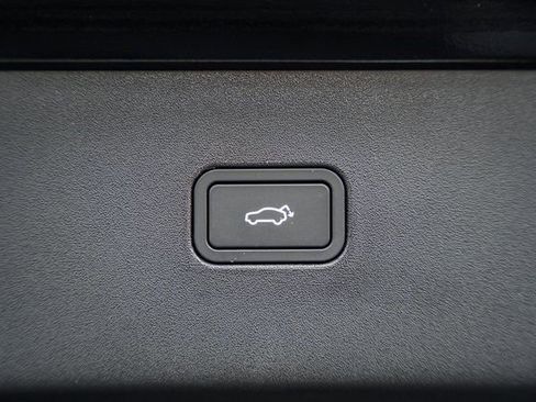 New 2026 Volvo EX30 Plus w/ Protection Package Premier image 11