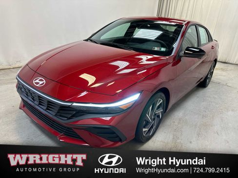 Certified 2025 Hyundai Elantra SEL FWD image 3