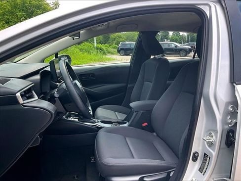 Used 2024 Toyota Corolla LE FWD image 10