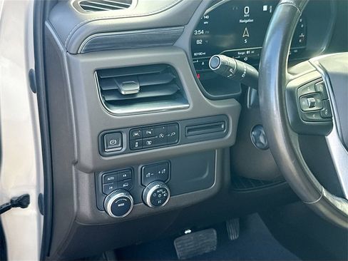 Used 2022 GMC Yukon SLT w/ SLT Luxury Package image 11