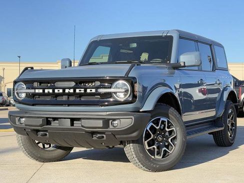 New 2025 Ford Bronco Outer Banks AWD/4WD image 2