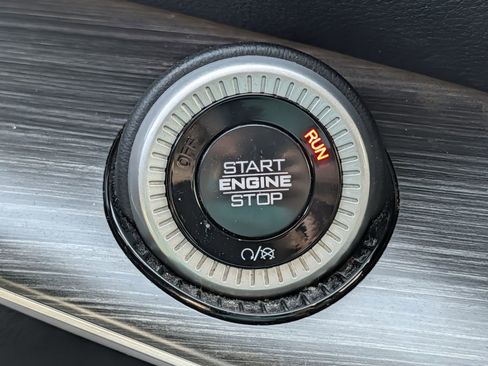 Used 2024 Jeep Wagoneer L Series II image 19