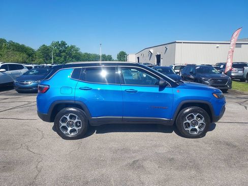 Used 2022 Jeep Compass Trailhawk w/ Trailhawk Convenience Group AWD/4WD image 8