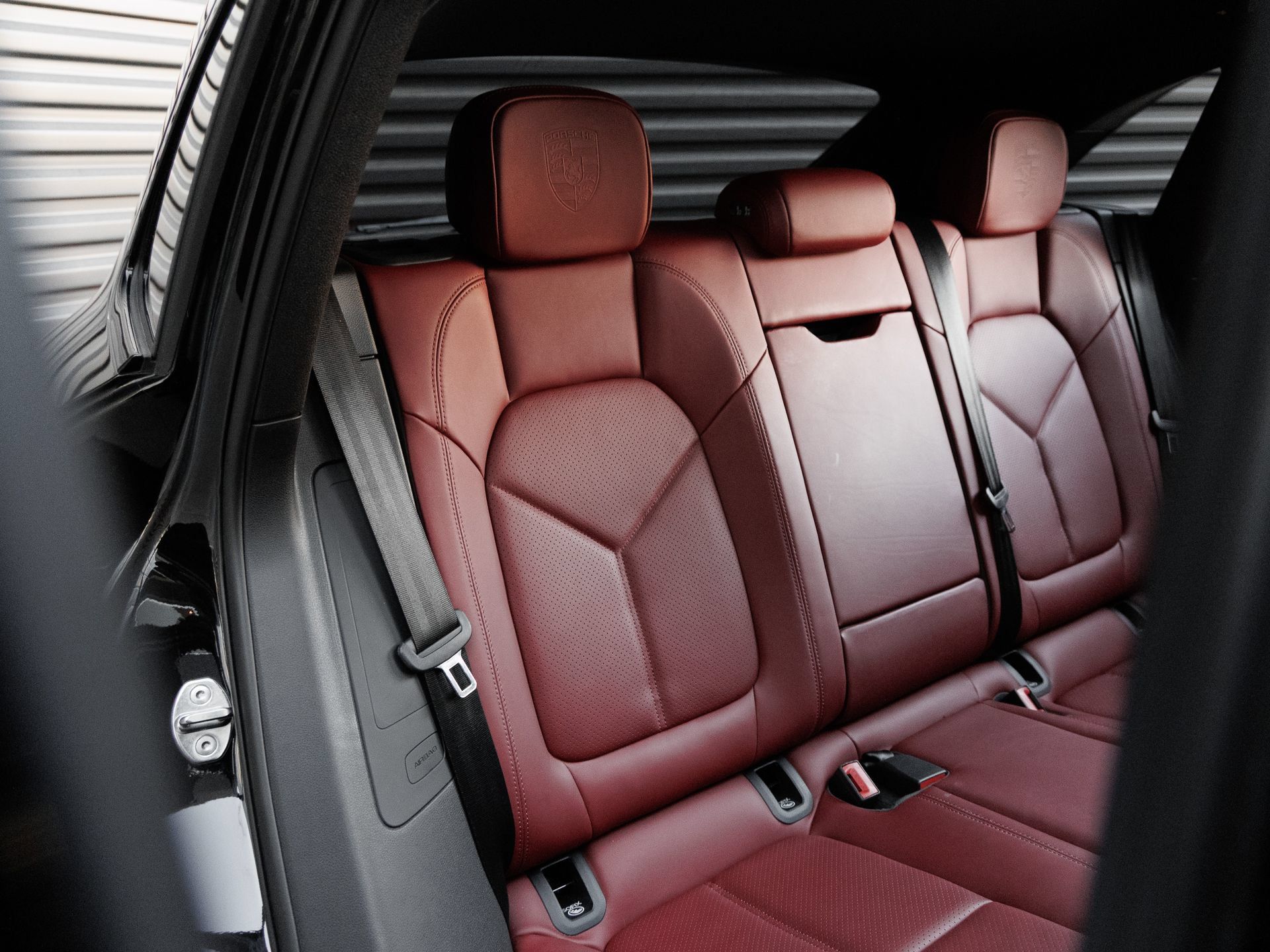 Certified 2026 Porsche Macan AWD/4WD image 32