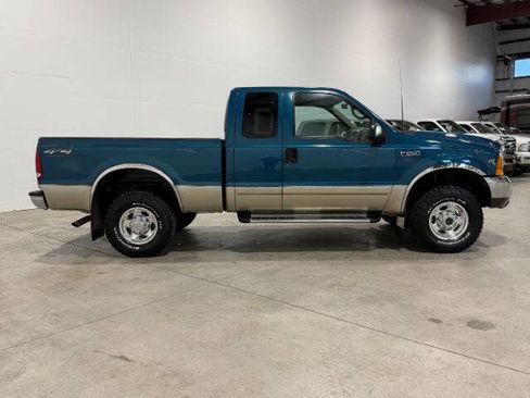Used 2001 Ford F250 XLT image 7
