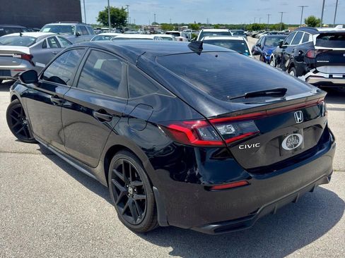 Used 2023 Honda Civic Sport image 3