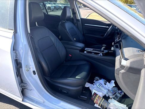 Used 2024 Nissan Altima 2.5 SR w/ SR Premium Package AWD/4WD image 26