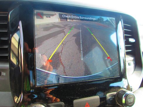 Used 2024 RAM 2500 Tradesman w/ Chrome Appearance Group image 15