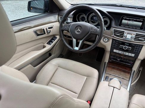 Used 2014 Mercedes-Benz E 350 4MATIC Sedan image 14