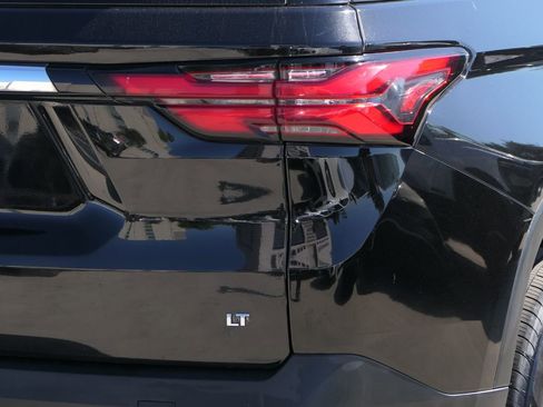 Used 2023 Chevrolet Traverse LT image 4