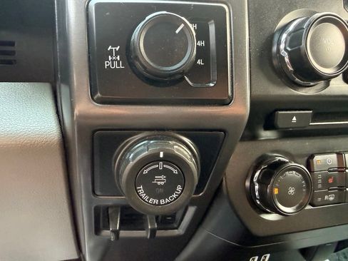 Used 2018 Ford F150 XLT w/ Equipment Group 302A Luxury AWD/4WD image 25