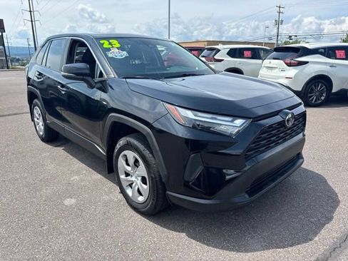Used 2023 Toyota RAV4 LE AWD/4WD image 3