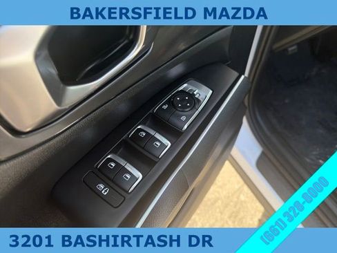 Used 2023 Kia Sorento LX image 11