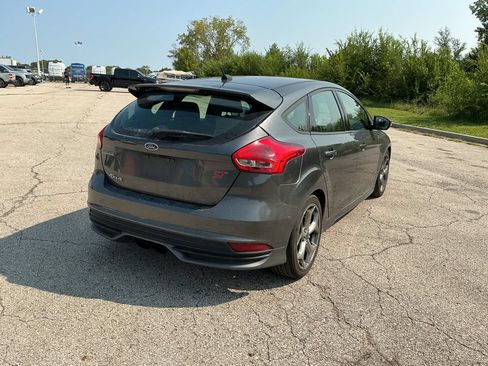 Used 2017 Ford Focus ST FWD image 5
