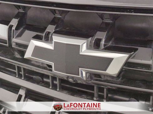 Used 2025 Chevrolet Suburban Z71 image 29