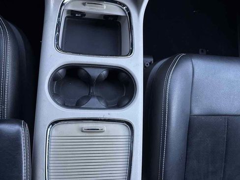 Used 2019 Dodge Grand Caravan SXT image 18