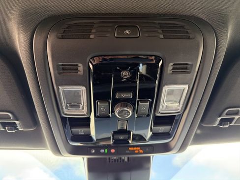 New 2026 Chevrolet Suburban Premier AWD/4WD image 22