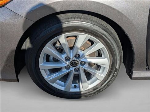 Used 2022 Toyota Camry LE w/ Carpet Mat Package (TMS) image 28