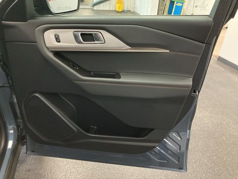 New 2026 Ford Explorer Active AWD/4WD image 38