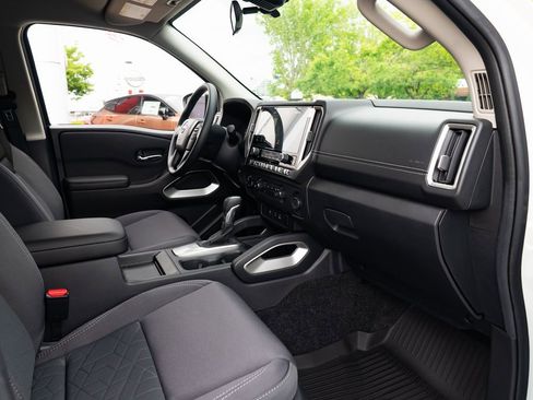 New 2025 Nissan Frontier SV image 25