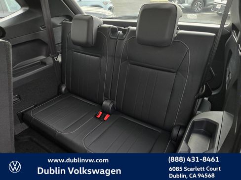 Used 2022 Volkswagen Tiguan SE R-Line FWD image 13