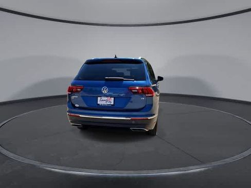 Used 2018 Volkswagen Tiguan SEL FWD image 7