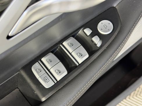 Used 2019 BMW 750i w/ Executive Package image 23