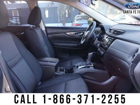 Used 2017 Nissan Rogue SV image 23