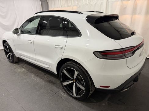Used 2025 Porsche Macan image 3
