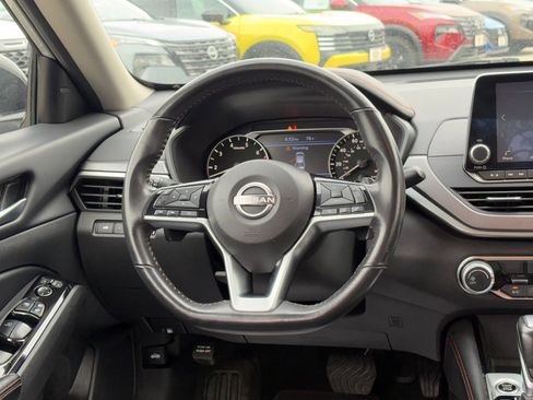 Used 2024 Nissan Altima 2.5 SR image 25