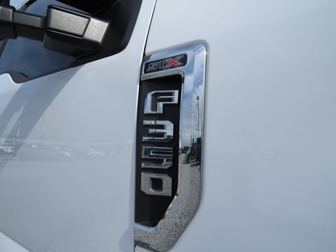 Used 2022 Ford F350 XL w/ STX Appearance Package AWD/4WD image 9