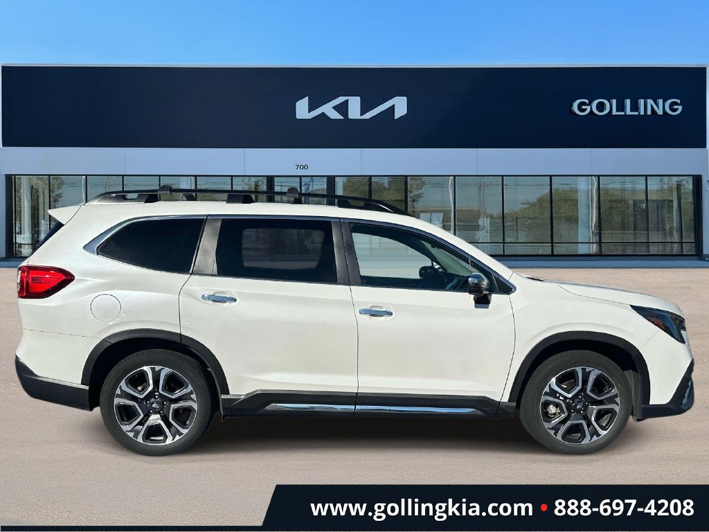 Used 2023 Subaru Ascent Touring AWD/4WD image 2