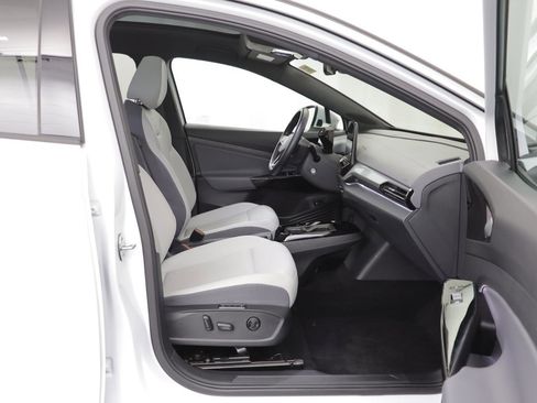 Used 2022 Volkswagen ID.4 Pro S image 18