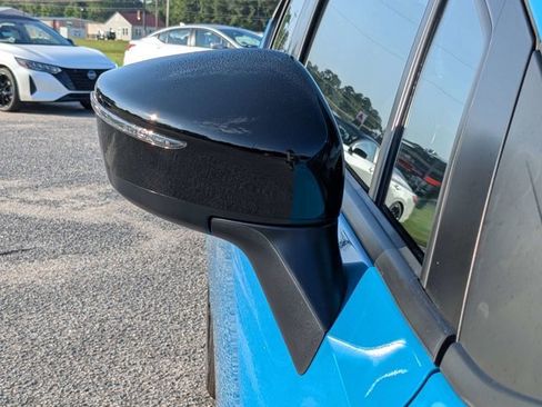 New 2025 Nissan Versa SR w/ Trunk Package image 11