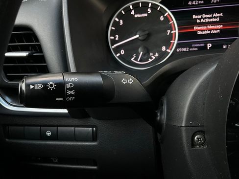 Used 2023 Nissan Rogue SV image 35