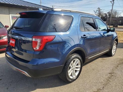 Used 2017 Ford Explorer XLT w/ Equipment Group 201A FWD image 6