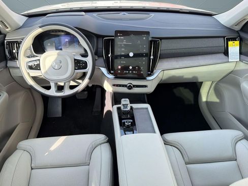 New 2026 Volvo XC90 T8 Ultra w/ Protection Package Premier AWD/4WD image 16