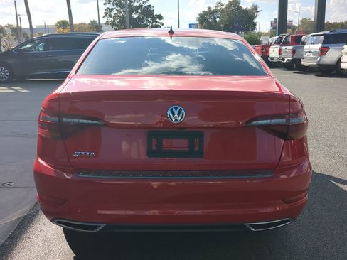 Used 2019 Volkswagen Jetta R-Line image 4