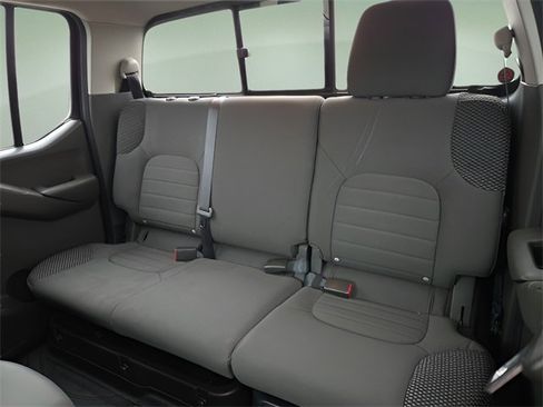 Used 2018 Nissan Frontier PRO-4X image 13