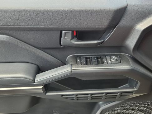 Certified 2025 Toyota 4Runner SR5 AWD/4WD image 26