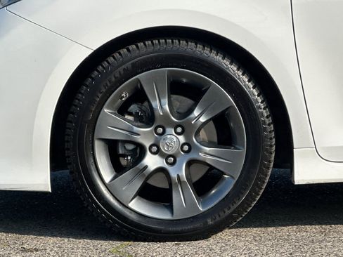 Used 2016 Toyota Sienna SE image 28