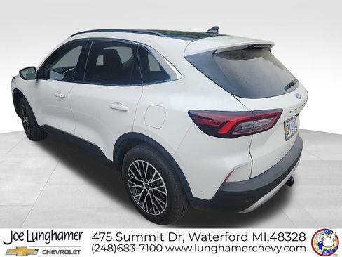 Used 2024 Ford Escape SE w/ PHEV Premium Package FWD image 3