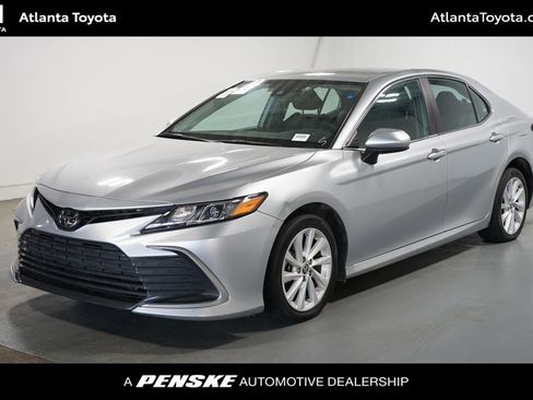 Used 2022 Toyota Camry LE image 1