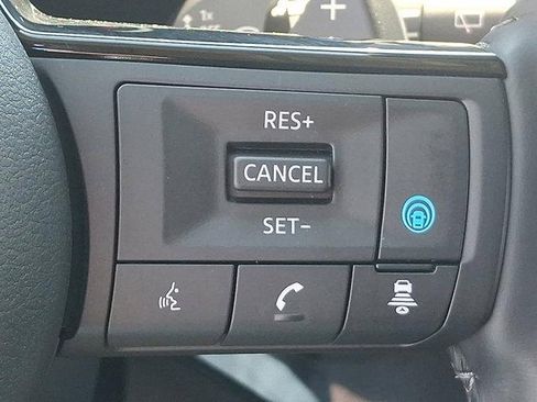 Used 2024 Nissan Pathfinder Platinum image 22