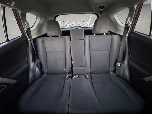 Used 2018 Toyota RAV4 LE image 22