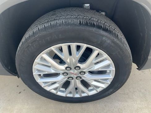 Used 2024 GMC Acadia Elevation image 26