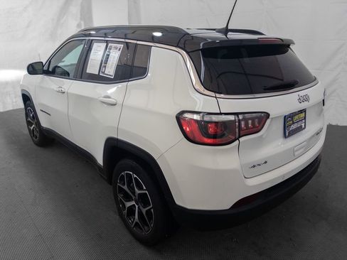 Used 2025 Jeep Compass Limited image 5